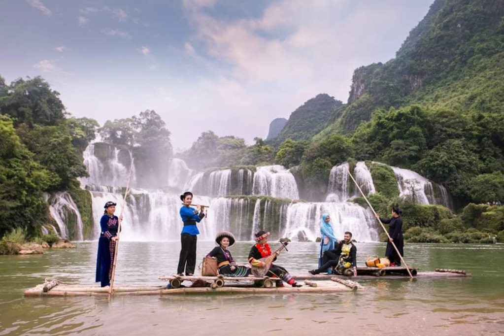 Phấn đấu xây dựng khu cảnh quan thác Bản Giốc (Việt Nam) - Đức Thiên (Trung Quốc) thành mô hình kiểu mẫu du lịch qua biên giới
