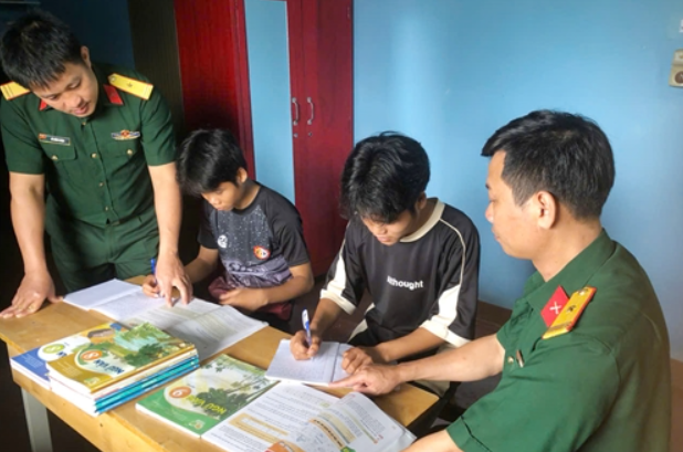 ເສີມສ້າງຄຸນສົມບັດທະຫານລຸງໂຮ່: ຂໍຂອບອົກຂອບໃຈ... ອາວທະຫານຫວຽດນາມ