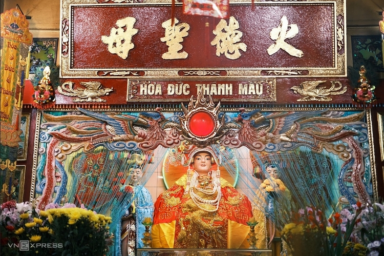 ວັດຊາວຈີນ ຢູ່ຊອກຈັງ ວັດຊາວຈີນ ຢູ່ຊອກຈັງ