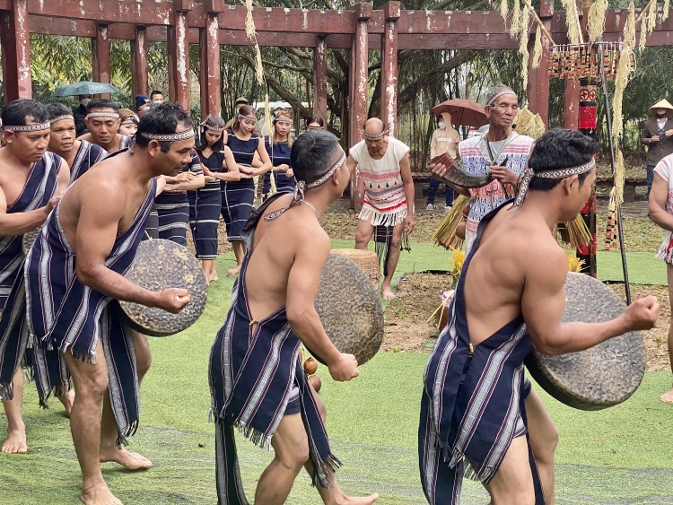 ງານບຸນເຂົ້າໃໝ່ຂອງຊາວເຜົ່າເກີຮໍ