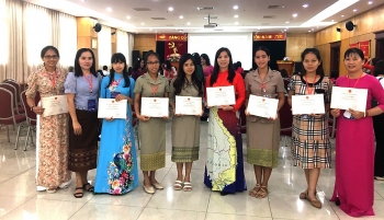 ບໍາລຸງ​ໃຫ້ຖັນແຖວ​ຄູອາຈານ​ສອນ​ພາສາ​ຫວຽດນາມ ໃຫ້ປະເທດເພື່ອນ​ລາວ
