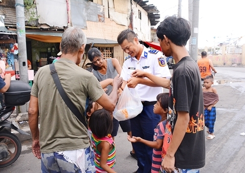 ເສີມສ້າງຄຸນສົມບັດທະຫານລຸງໂຮ່: ຂໍຂອບອົກຂອບໃຈ... ອາວທະຫານຫວຽດນາມ