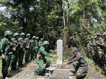 ຈຸດພົ້ນເດັ່ນໃນການພົວພັນຕ່າງປະເທດເຂດຊາຍແດນ ຫວຽດນາມ-ລາວ