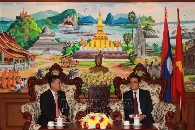 Tổng Lãnh sự quán Việt Nam tại Pakse chúc mừng 47 năm Quốc khánh CHDCND Lào