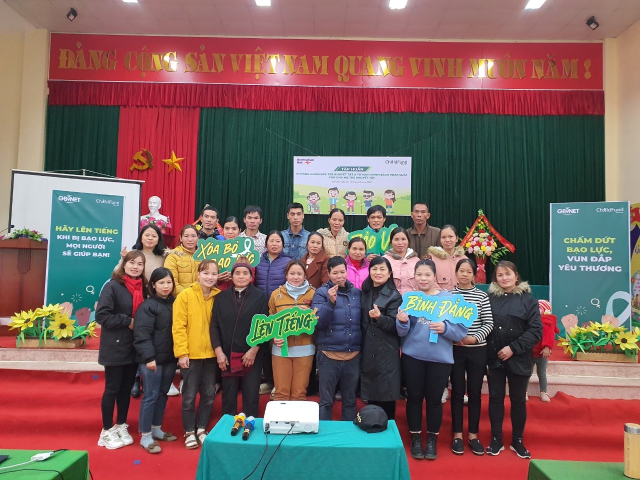 ChildFund Việt Nam tổ chức chuỗi tập huấn về chăm sóc trẻ khuyết tật