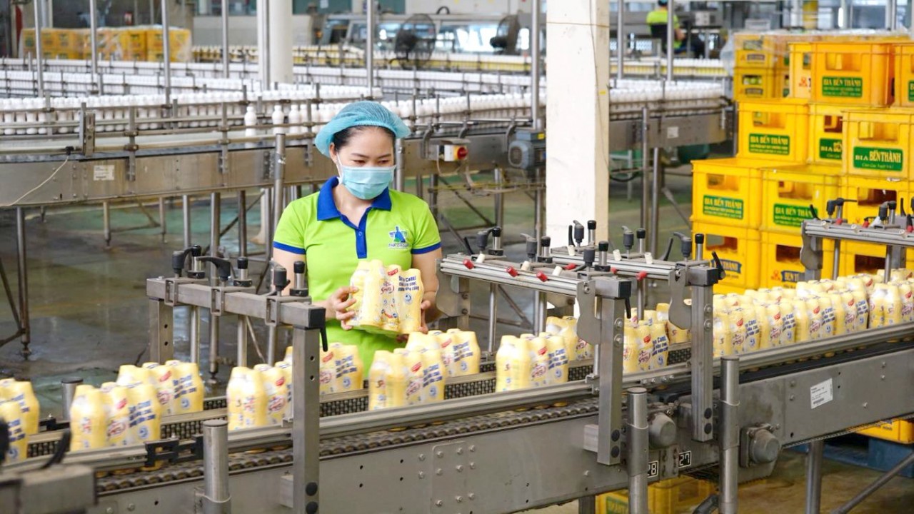 Tân Hiệp Phát áp dụng công nghệ Aseptic trong quy trình sản xuất sữa đậu nành Number 1 Soya Canxi nhằm đảm bảo các yếu tố dinh dưỡng và hương vị.