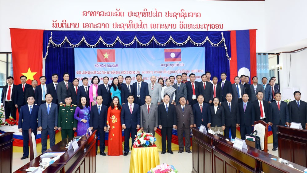 Ngày 28/12, Chủ tịch UBND tỉnh Bắc Giang đã ban hành Quyết định thành lập Ban Chỉ đạo (BCĐ) thực hiện Thỏa thuận hợp tác giữa UBND tỉnh Bắc Giang và Chính quyền tỉnh Xay Sổm Bun (Lào) giai đoạn 2021-2025.