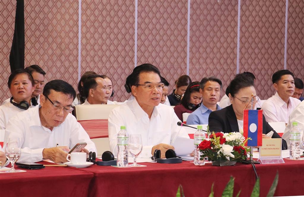 ກອງ​ປະຊຸມ​ກາງ​ສະ​ໄໝ​ຕີ​ລາຄາ​ການ​ຜັນຂະຫຍາຍ​ຂໍ້​ຕົກລົງ​ແຜນການ​ຮ່ວມ​ມື​ຫວຽດນາມ - ລາວ