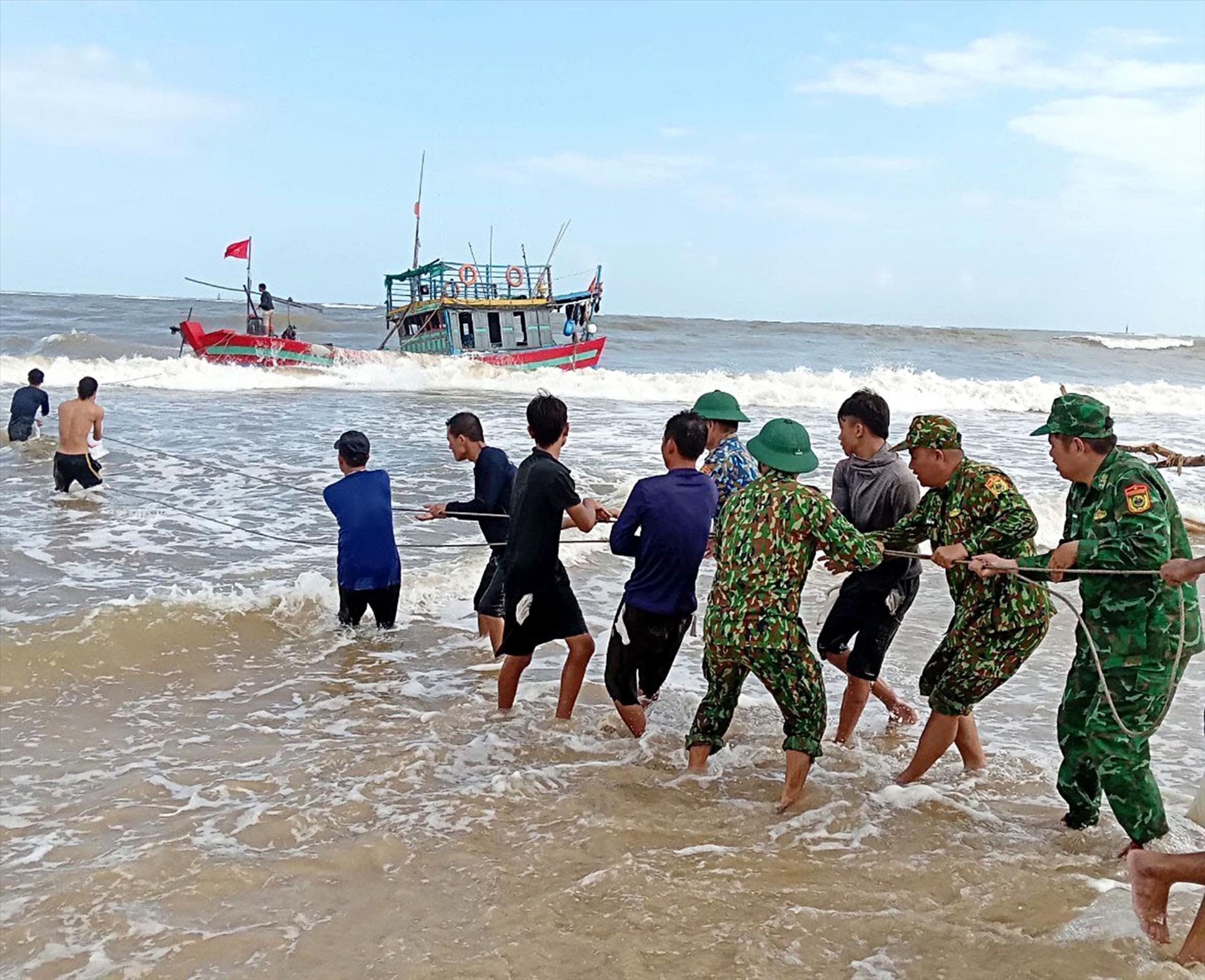 ບັນດາ “ພື້ນທີ່ ສີແດງ” ເຕັມໄປດ້ວຍນໍ້າໃຈ ລະຫວ່າງ ທະຫານ ກັບ ປະຊາຊົນ