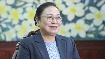 ທ່ານເອກອັກຄະລັດຖະທູດລາວປະຈຳຫວຽດນາມ ເຊື່ອວ່າກອງປະຊຸມໃຫຍ່ຄັ້ງທີ XIV ຈະສ້າງກຳ​ລັງ​ຜັກດັນທີ່ເຂັ້ມແຂງໃຫ້ແກ່ການພັດທະນາຢ່າງຮອບດ້ານຂອງຫວຽດນາມ.