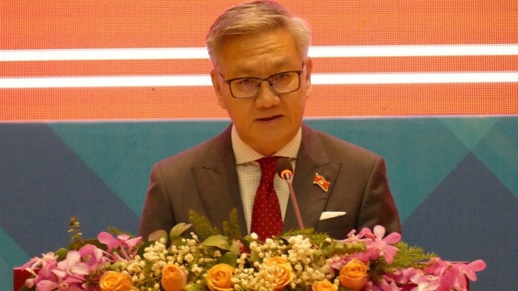 ກອງ​ປະ​ຊຸມ​ໃຫຍ່​ຄັ້ງ​ທີ XIV ຂອງ​ພັກ ນຳ​ຫວຽດ​ນາມ​ພັດ​ທະ​ນາ​ຢ່າງວ່ອງໄວ ແລະ ຍືນ​ຍົງ​ກ່​ວາ​ອີກ