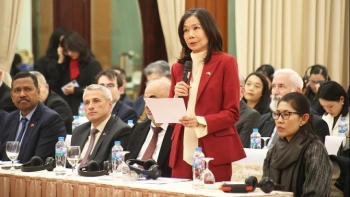 ກອງ​ປະ​ຊຸມ​ໃຫຍ່​ຜູ້​ແທນທົ່ວ​ປະ​ເທດ​ຄັ້ງ​ທີ XIV ຂອງ​ພັກ​ກອມ​ມູ​ນິດ ຫວຽດ​ນາມ: ຂີດ​ໝາຍ​ພິ​ເສດ,ຄາດ​ຫວັງ​ພັດ​ທະ​ນາ