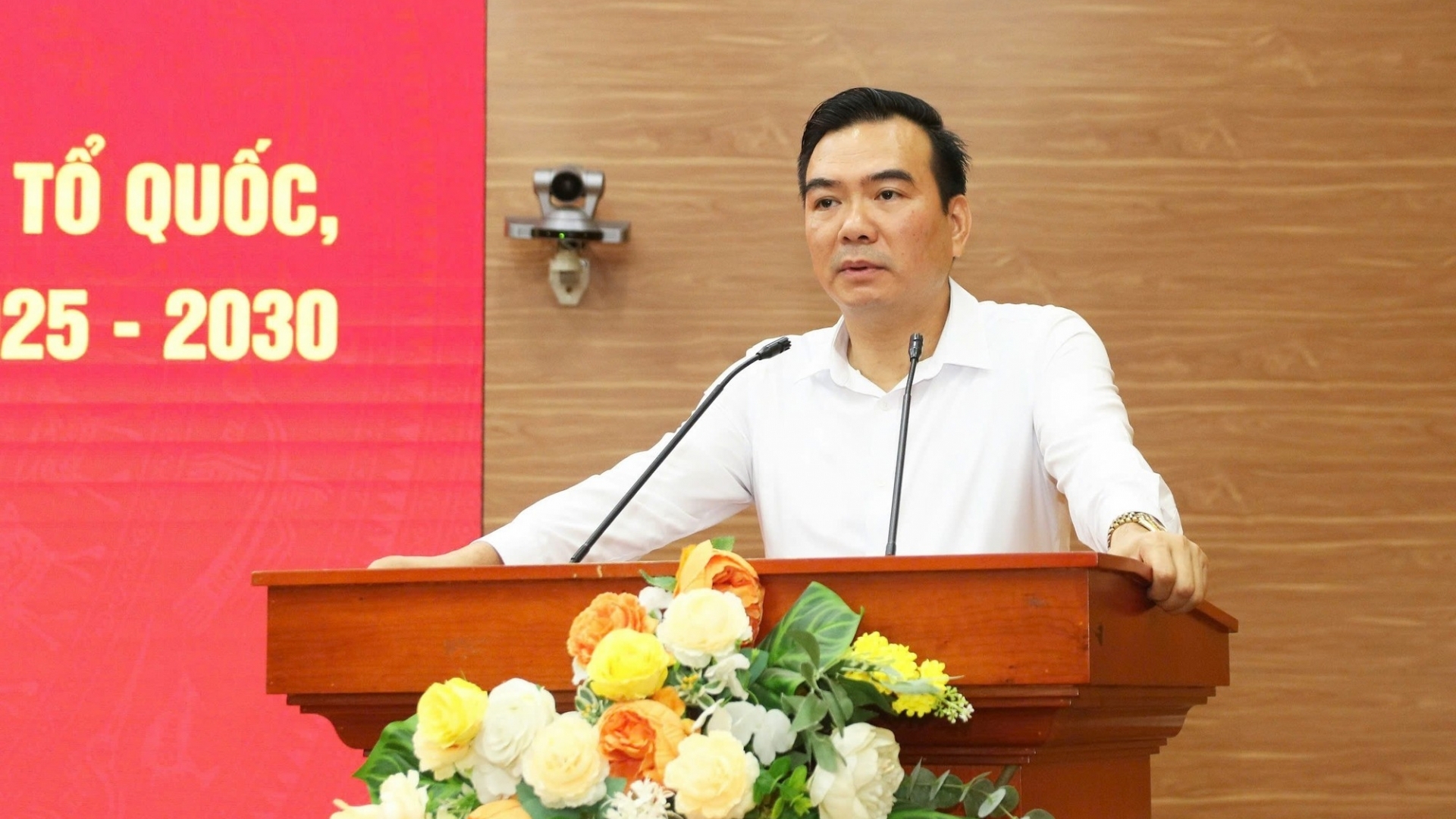 ປອ. ຫງວຽນມິງຈຸງ: ຄະນະພັກຂອງແນວໂຮມປະເທດຊາດຫວຽດນາມ ແລະ ອົງການຈັດຕັ້ງມະຫາຊົນສູນກາງຈະກາຍເປັນເສົາຄໍ້າທີ່ໜັກແໜ້ນຂອງລະບົບການເມືອງ