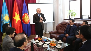 ເສີມຂະຫຍາຍບົດບາດຂອງຂົວເຊື່ອມຕໍ່ມິດຕະພາບເພື່ອຊຸກຍູ້ການຮ່ວມມືຮອບດ້ານລະຫວ່າງຫວຽດນາມ ແລະ ກາຊັກສະຖານ