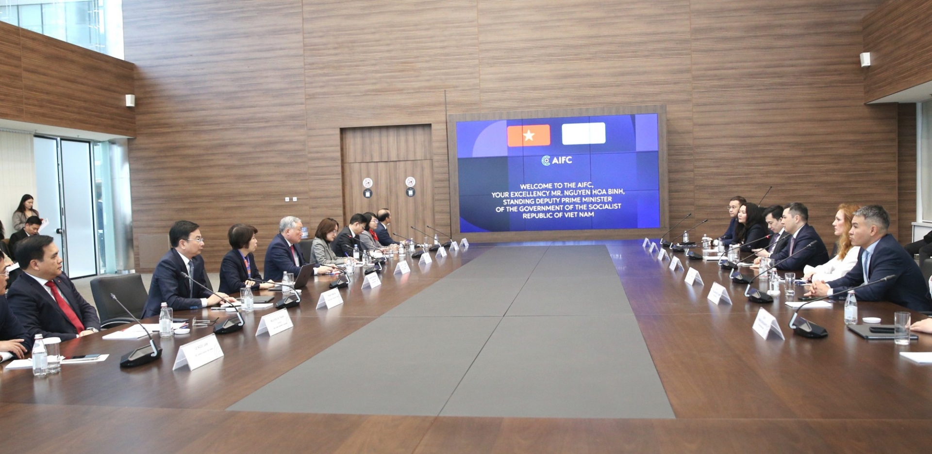 ຫວຽດນາມ ແລະ ກາຊັກສະຖານ ສົ່ງເສີມການກໍ່ສ້າງແລວທາງເຊື່ອມຕໍ່ດ້ານເສດຖະກິດ ແລະ ການເງິນ