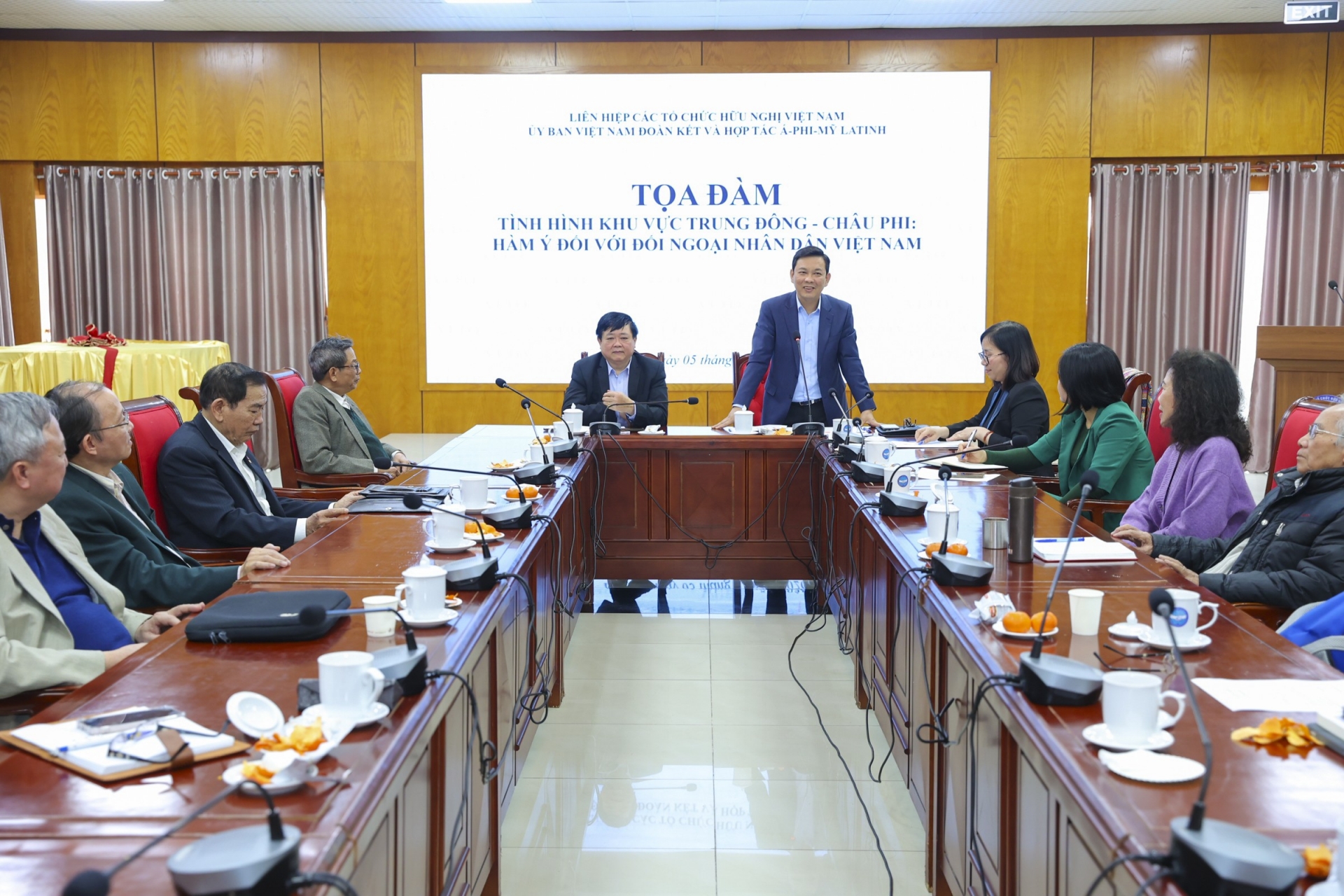 ກອງປະຊຸມສຳມະນາ: ສະຖານະການຢູ່ຕາເວັນອອກກາງ ແລະ ອາຟຣິກາ ແລະ ຜົນສະທ້ອນຂອງມັນຕໍ່ການທູດປະຊາຊົນຂອງຫວຽດນາມ.