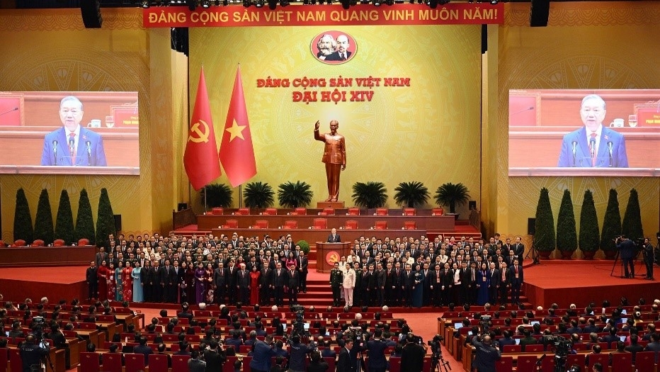 ການທູດປະຊາຊົນ: ການປ່ຽນແປງເພື່ອບືນເຖິງໄດ້ໄກກວ່າ