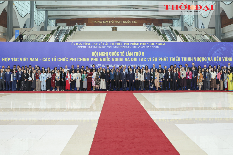 ການທູດປະຊາຊົນ: ການປ່ຽນແປງເພື່ອບືນເຖິງໄດ້ໄກກວ່າ