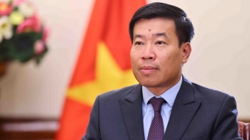 ປະຕິບັດ​ມະຕິ​ກອງ​ປະຊຸມ​ໃຫຍ່​ຜູ້​ແທນ​ທົ່ວ​ປະ​ເທດ​ຄັ້ງ​ທີ 14 ຂອງ​ພັກ​ກອມ​ມູນິດ​ຫວຽດນາມ​ຢ່າງ​ຕັ້ງໜ້າ, ເປັນເຈົ້າການ