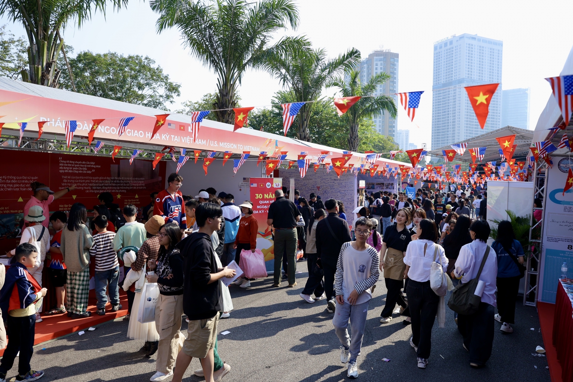 ຈາກຄວາມມິດຕະພາບສູ່ການຮ່ວມມືທີ່ແທ້ຈິງ: ບັນດາຂີດໝາຍດີເດັ່ນຂອງການທູດປະຊາຊົນໃນປີ 2025