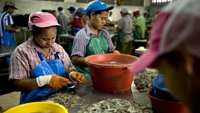 ໄທຕໍ່ກຳນົດເວລາເຮັດໃບອະນຸຍາດເຮັດວຽກໃຫ້ຄົນງານຫວຽດນາມ