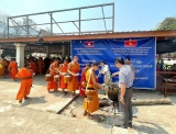ແມ່​ຍິງ​ຫວຽດ​ນາມ - ລາວ ຈັດ​ຕັ້ງການເຄື່ອນໄຫວແບບອາສາສະໝັກໃຈ​ ເພື່ອ​ສະ​ເຫຼີມ​ສະ​ຫຼອງ​ວັນ​ທີ 8 ມີນາ