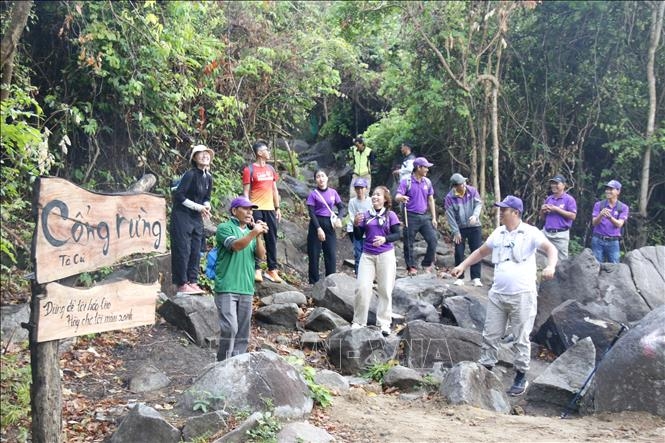 ການທ່ອງທ່ຽວທາງດ້ານວັດທະນະທໍາ, ປະຫວັດສາດ, ແລະ ຈິດວິນຍານດຶງດູດນັກທ່ອງທ່ຽວໃນຕົ້ນລະດູບານໃໝ່