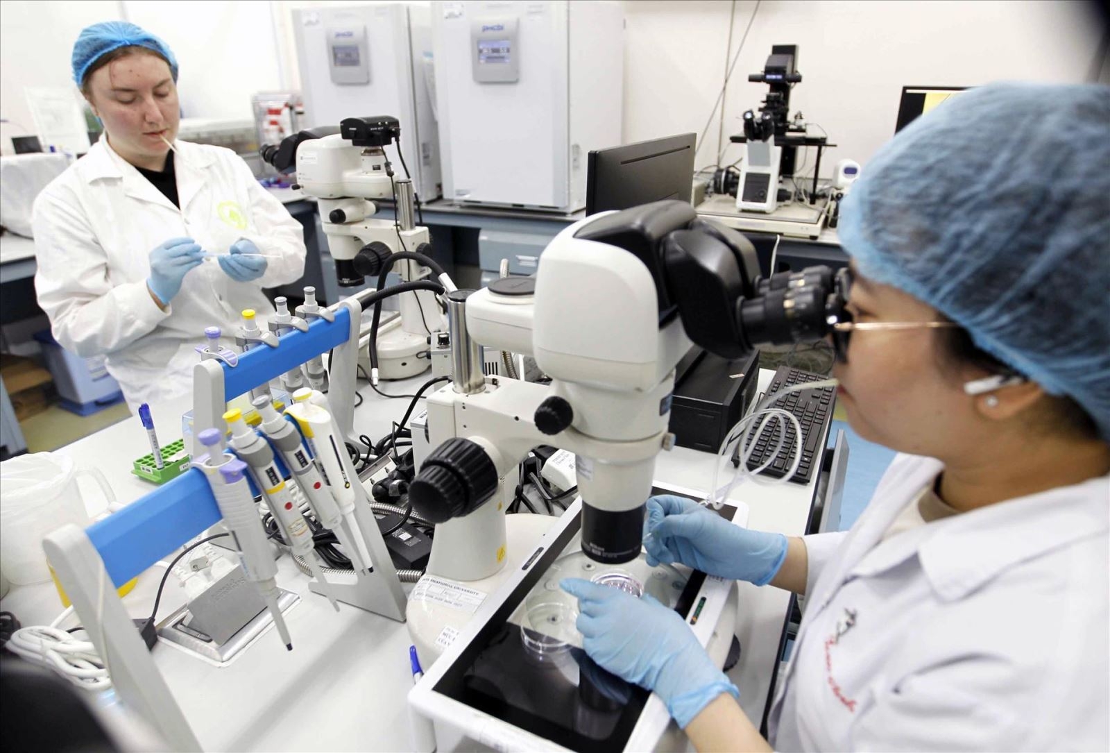 ບຸກທະລຸຕາມມະຕິ 57: ການເຊື່ອມໂຍງ 'ຜູ້ມີສ່ວນຮ່ວມສາມຄົນ' ຊ່ວຍເລັ່ງການພັດທະນາເຕັກໂນໂລຊີຊີວະພາບ