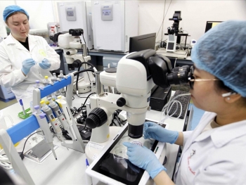 ບຸກທະລຸຕາມມະຕິ 57: ການເຊື່ອມໂຍງ 'ຜູ້ມີສ່ວນຮ່ວມສາມຄົນ' ຊ່ວຍເລັ່ງການພັດທະນາເຕັກໂນໂລຊີຊີວະພາບ