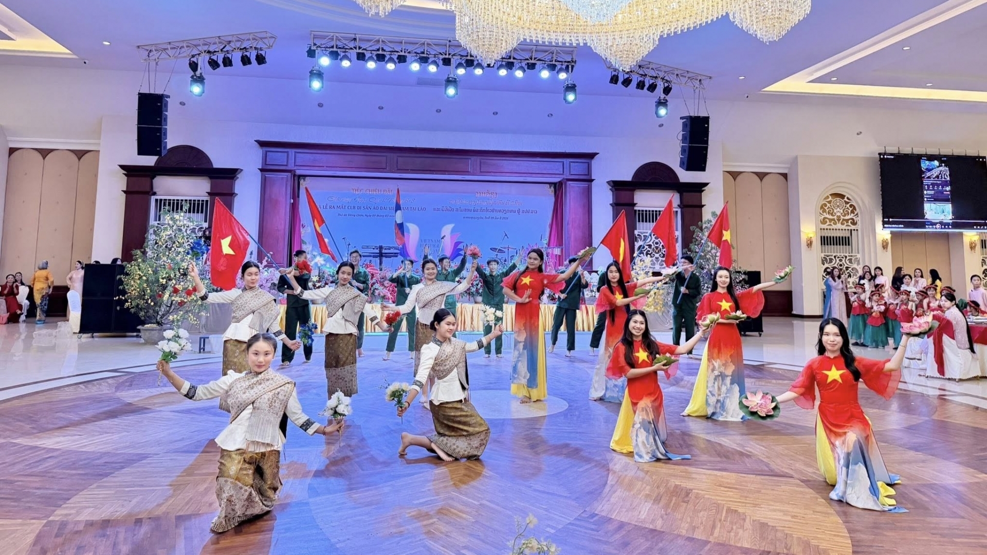 ສົ່ງເສີມມໍລະດົກອ່າວຫຍາບຂອງຊາວຫວຽດນາມຢູ່ລາວ