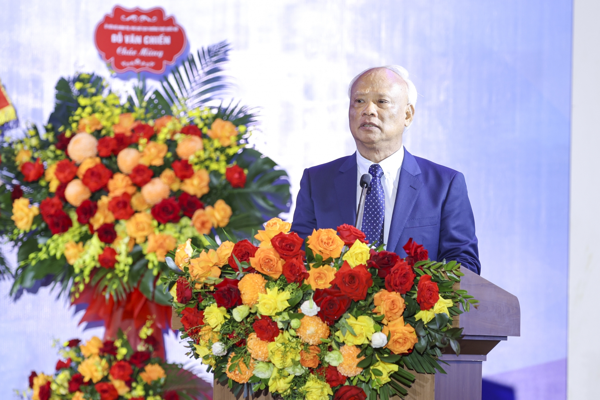 ບົດປາໄສ​ສະ​ເຫຼີມ​ສະ​ຫຼອງ 75 ປີ​ແຫ່ງ​ວັນ​ມູນເຊື້ອສະ​ຫະ​ພັນ​ບັນ​ດາ​ອົງ​ການ​ມິດ​ຕະ​ພາບ​ຫວຽດ​ນາມ