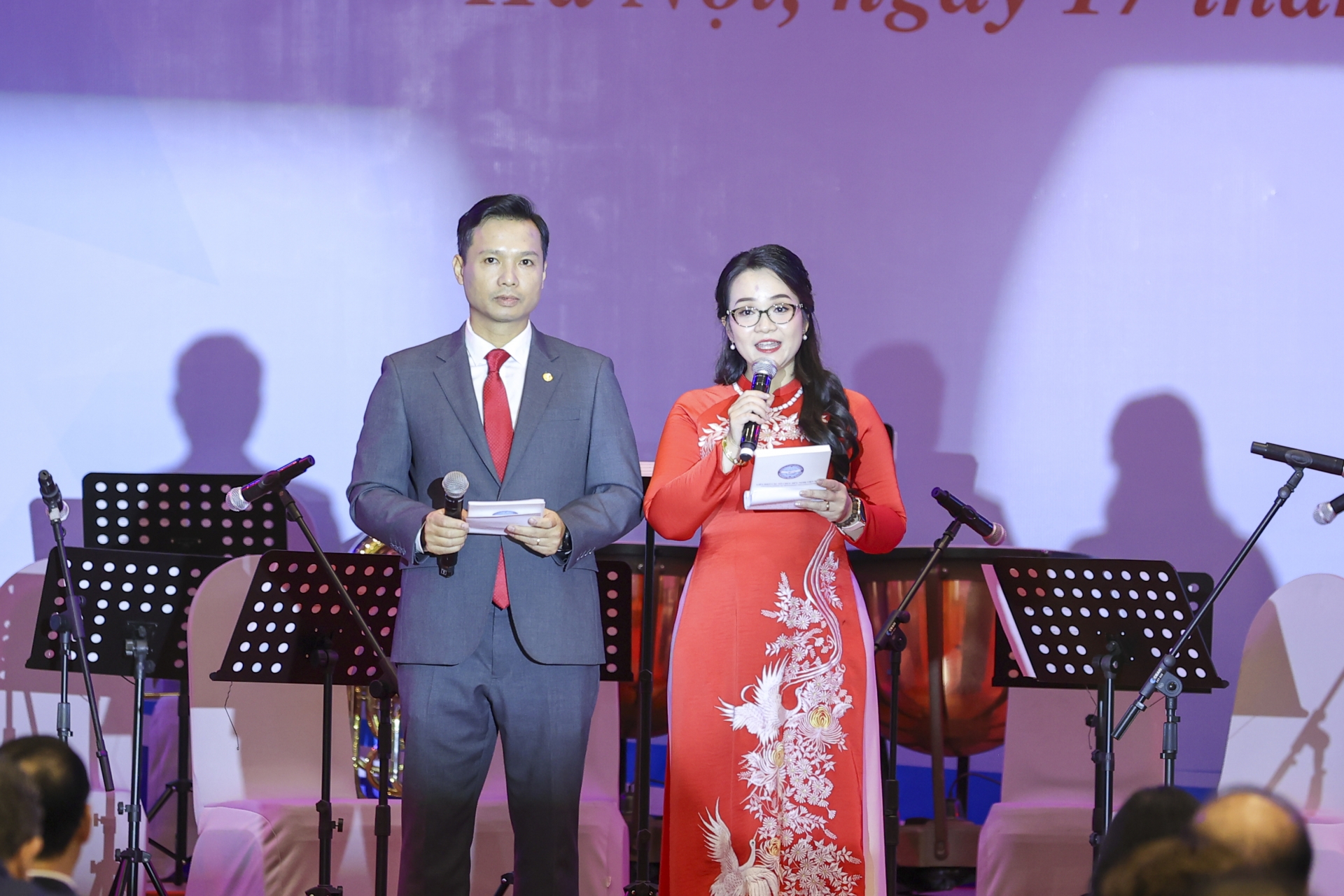 ບົດປາໄສ​ສະ​ເຫຼີມ​ສະ​ຫຼອງ 75 ປີ​ແຫ່ງ​ວັນ​ມູນເຊື້ອສະ​ຫະ​ພັນ​ບັນ​ດາ​ອົງ​ການ​ມິດ​ຕະ​ພາບ​ຫວຽດ​ນາມ