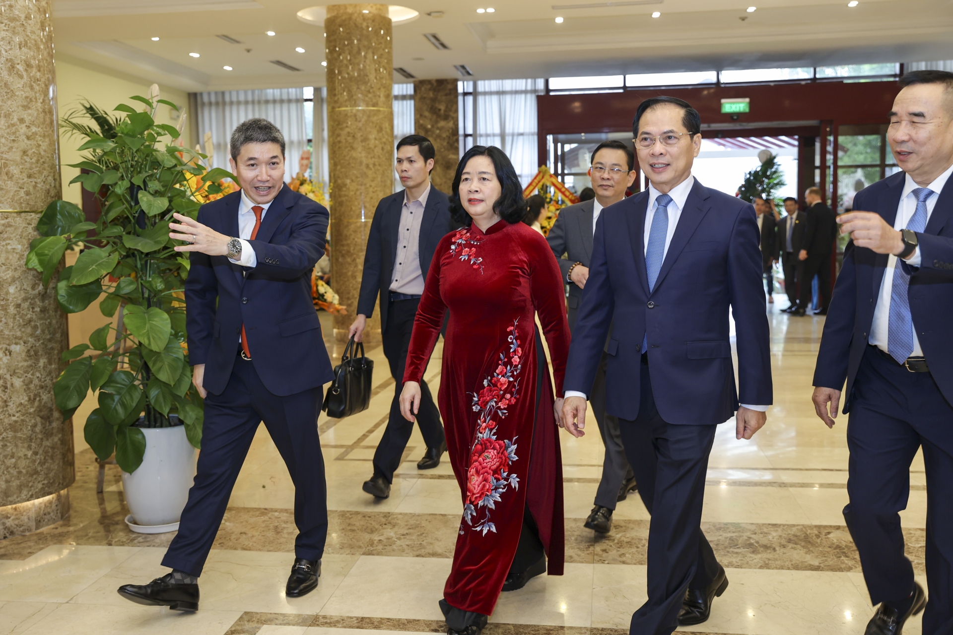 ບົດປາໄສ​ສະ​ເຫຼີມ​ສະ​ຫຼອງ 75 ປີ​ແຫ່ງ​ວັນ​ມູນເຊື້ອສະ​ຫະ​ພັນ​ບັນ​ດາ​ອົງ​ການ​ມິດ​ຕະ​ພາບ​ຫວຽດ​ນາມ