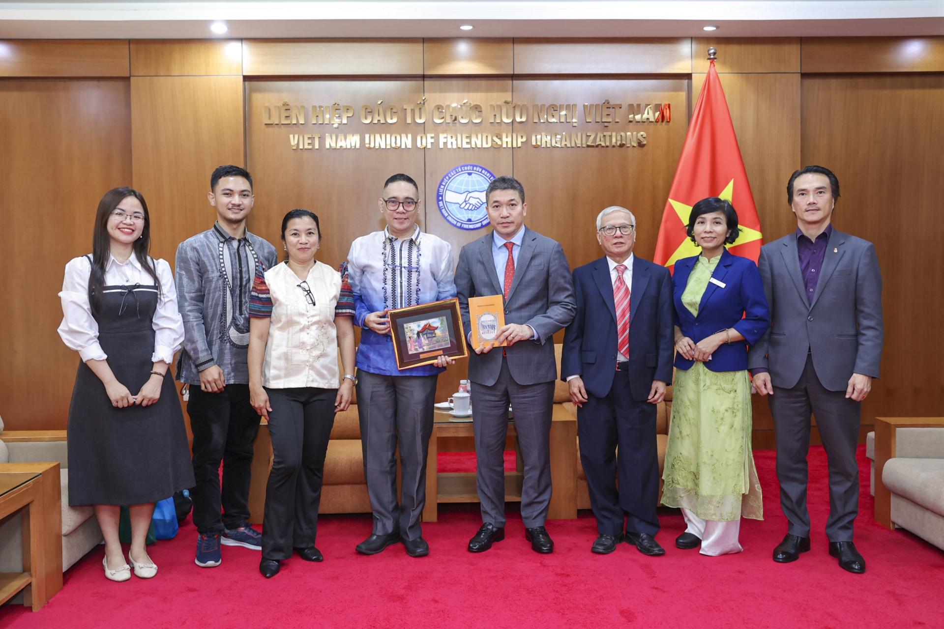 VUFO ຮ່ວມມືເພື່ອເສີມຂະຫຍາຍບົດບາດ​ແລກປ່ຽນ​ປະຊາຊົນ​ລະຫວ່າງ​ຫວຽດນາມ ​ແລະ ຟີ​ລິບ​ປິນ