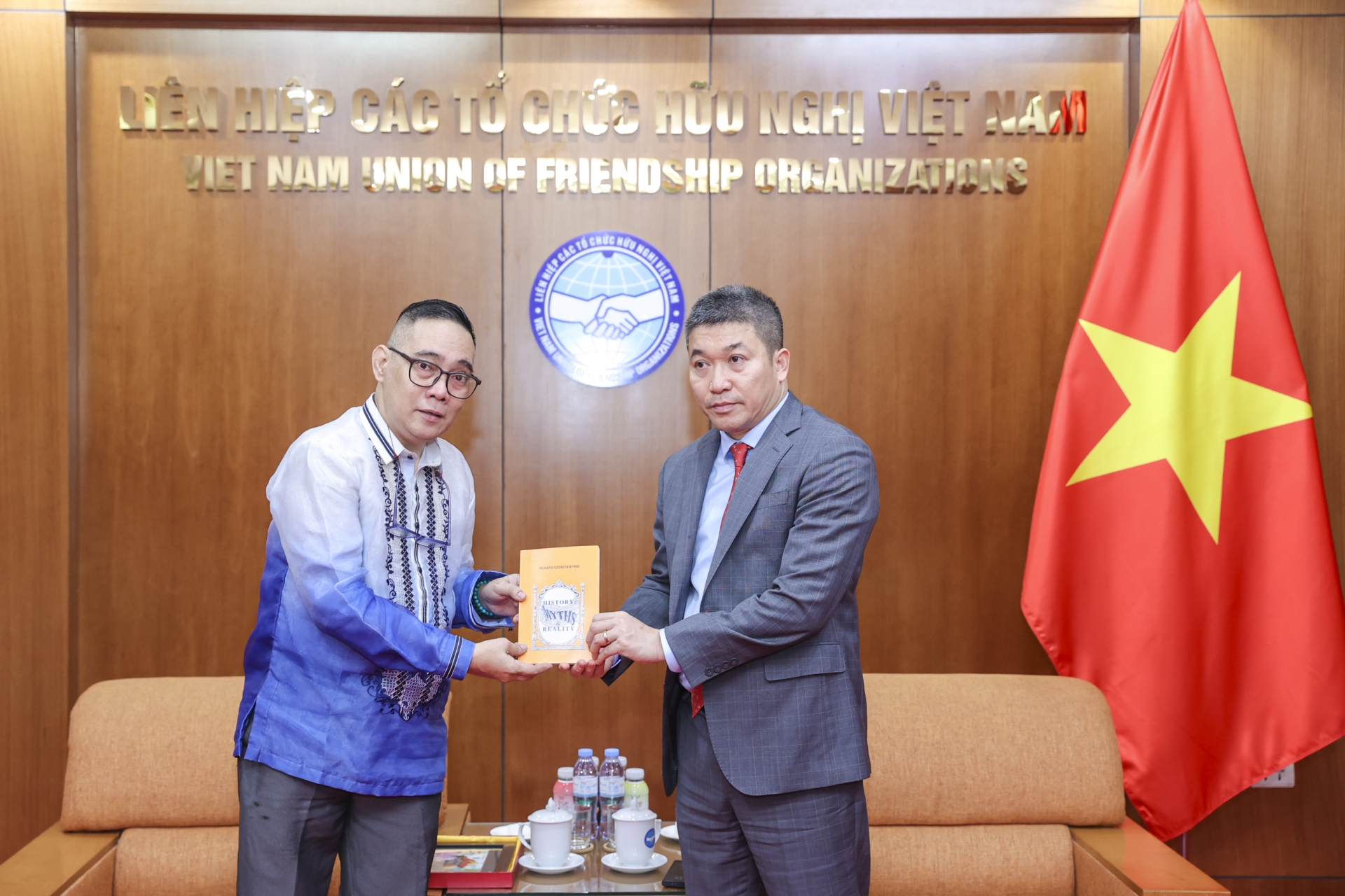 VUFO ຮ່ວມມືເພື່ອເສີມຂະຫຍາຍບົດບາດ​ແລກປ່ຽນ​ປະຊາຊົນ​ລະຫວ່າງ​ຫວຽດນາມ ​ແລະ ຟີ​ລິບ​ປິນ