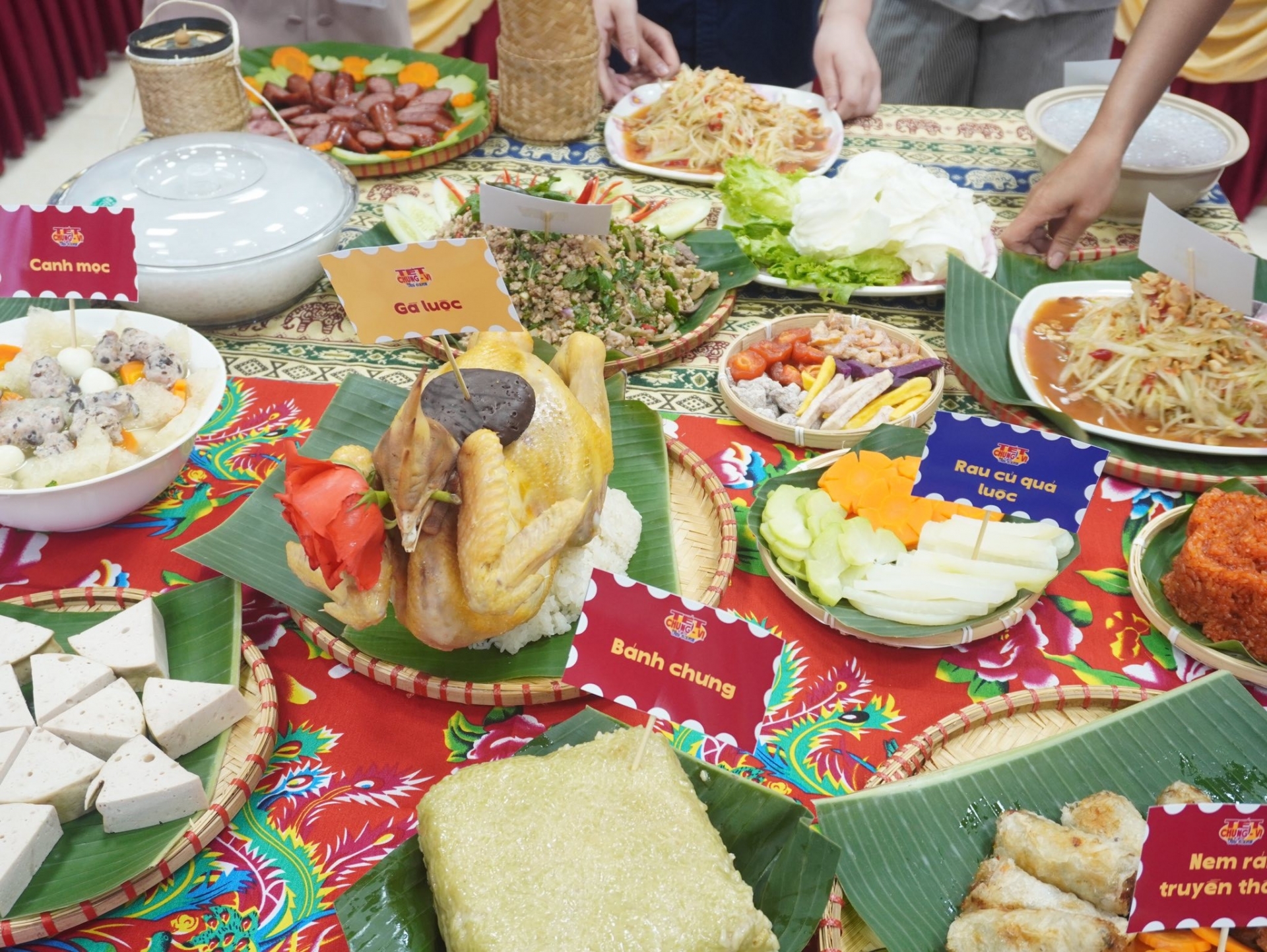 “ເຕັດຈຸງວີ”: ການແລກປ່ຽນວັດທະນະທຳອາຫານເຕັດຫວຽດນາມ ແລະ ລາວ “ເຕັດຈຸງວີ”: ການແລກປ່ຽນວັດທະນະທຳອາຫານເຕັດຫວຽດນາມ ແລະ ລາວ