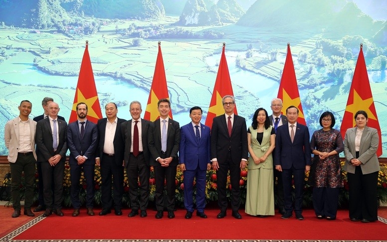 ທ່ານຮອງນາຍົກລັດຖະມົນຕີ ເຈິ່ນຮົ່ງຮ່າ ເຮັດວຽກກັບຄະນະກວດກາ IUU ຂອງ EC