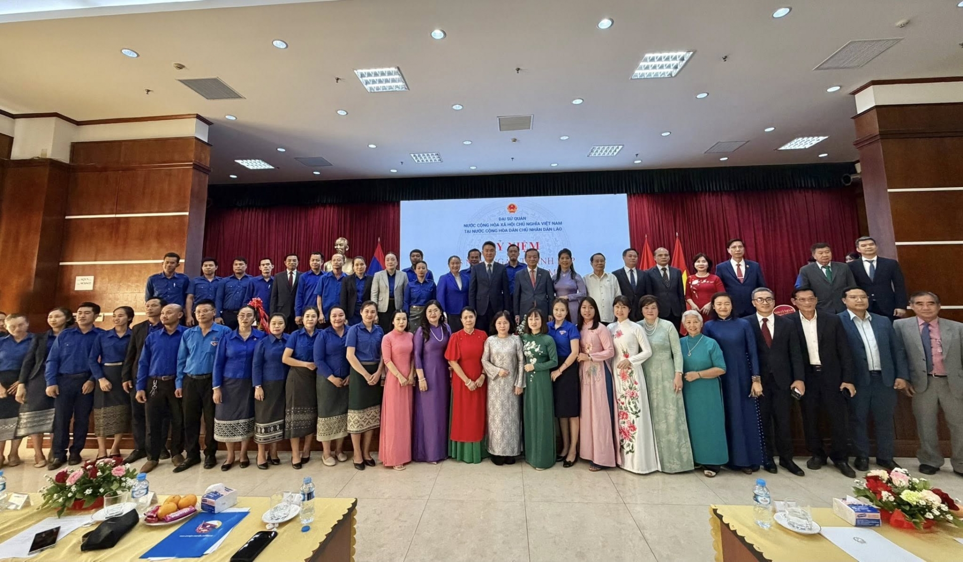 ຊາວໜຸ່ມຫວຽດນາມ ແລະ ລາວ ມີບົດບາດສຳຄັນເປັນຂົວຕໍ່ທີ່ໜ້າເຊື່ອຖືລະຫວ່າງປະຊາຊົນສອງປະເທດ