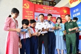 ທະຫານເຮືອ​ເຂດ 5 ​ເຜີຍ​ແຜ່​ວັດທະນະທຳ​ການ​ອ່ານ, ​ເພີ່ມ​ທະວີ​ຄວາມ​ຮັກ​ຕໍ່​ປະ​ເທດ​ຊາດ