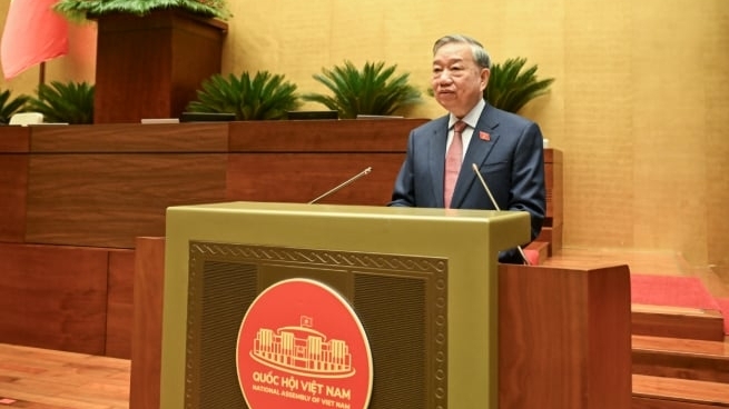 ສະ​ພາ​ແຫ່ງ​ຊາດ​ຕ້ອງປ່ຽນ​ແປງ​ໃໝ່​ຢ່າງ​ແຮງກວ່າ, ແທດ​ຈິງກວ່າເພື່ອສົມ​ກັບ​ພາ​ລະ​ສຳ​ຄັນ ​ເຊິ່ງ​ລັດ​ຖະ​ທຳ​ມະ​ນູນ​ໄດ້​ກຳ​ນົດ