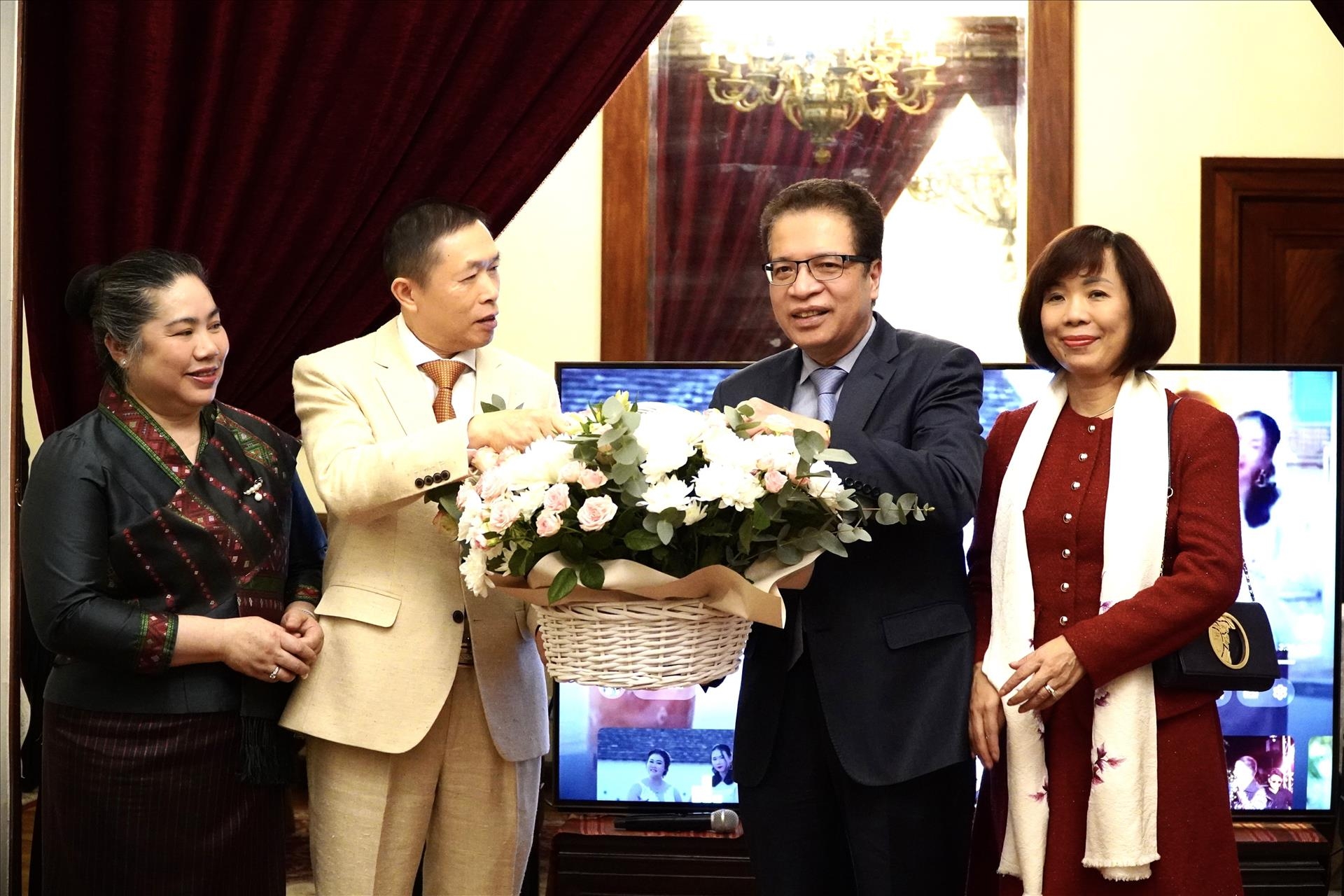 ເພີ່ມທະວີສາຍພົວພັນມິດຕະພາບລະຫວ່າງຫວຽດນາມ ແລະ ລາວ ໃນດິນແດນແຫ່ງເປືອຍຂາວ