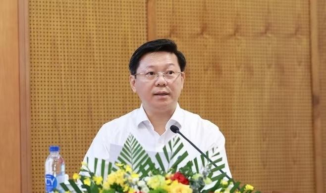 ທີມງານນັກຂ່າວ, ຜູ້ຈັດພິມ, ນັກສິລະປິນ, ແລະ ນັກປັນຍາຊົນ ແມ່ນຢູ່ແຖວໜ້າໃນການຈັດຕັ້ງປະຕິບັດມະຕິກອງປະຊຸມໃຫຍ່ຜູ້ແທນທົ່ວປະເທດຄັ້ງທີ 14 ຂອງພັກ