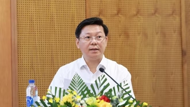 ທີມງານນັກຂ່າວ, ຜູ້ຈັດພິມ, ນັກສິລະປິນ, ແລະ ນັກປັນຍາຊົນ ແມ່ນຢູ່ແຖວໜ້າໃນການຈັດຕັ້ງປະຕິບັດມະຕິກອງປະຊຸມໃຫຍ່ຜູ້ແທນທົ່ວປະເທດຄັ້ງທີ 14 ຂອງພັກ