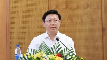 ທີມງານນັກຂ່າວ, ຜູ້ຈັດພິມ, ນັກສິລະປິນ, ແລະ ນັກປັນຍາຊົນ ແມ່ນຢູ່ແຖວໜ້າໃນການຈັດຕັ້ງປະຕິບັດມະຕິກອງປະຊຸມໃຫຍ່ຜູ້ແທນທົ່ວປະເທດຄັ້ງທີ 14 ຂອງພັກ