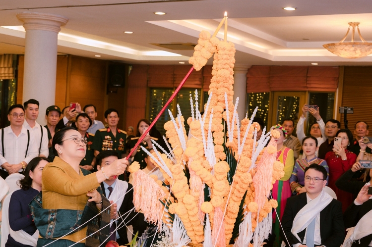 ້ເຊື່ອມໂຍງສາຍພົວພັນຫວຽດນາມ-ລາວຜ່ານງານບຸນປີໃໝ່ກັບເພື່ອນມິດລາວທີ່ຮ່າໂນ້ຍ ້ເຊື່ອມໂຍງສາຍພົວພັນຫວຽດນາມ-ລາວຜ່ານງານບຸນປີໃໝ່ກັບເພື່ອນມິດລາວທີ່ຮ່າໂນ້ຍ