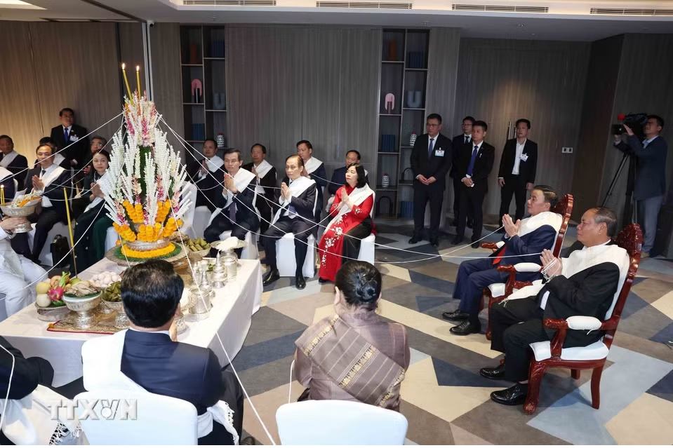 ສະຫາຍ ເຈິ່ນເກີ໋ມຕູ້, ຜູ້ປະຈຳການຄະນະເລຂາທິການ ພົບປະກັບຊຸມຊົນຄົນຫວຽດນາມ ຢູ່ ສປປ ລາວ ສະຫາຍ ເຈິ່ນເກີ໋ມຕູ້, ຜູ້ປະຈຳການຄະນະເລຂາທິການ ພົບປະກັບຊຸມຊົນຄົນຫວຽດນາມ ຢູ່ ສປປ ລາວ