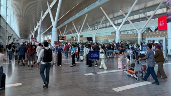 ຈຳນວນນັກທ່ອງທ່ຽວສາກົນທີ່ບິນມາ ຫວຽດນາມ ໄດ້ເພີ່ມຂຶ້ນຢ່າງວ່ອງໄວ.