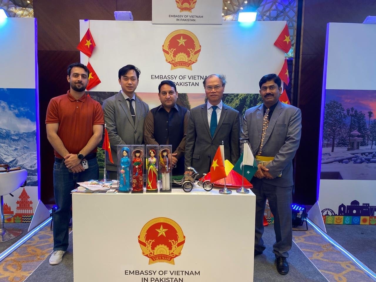 ໂຄສະນາພາບພົດຂອງຫວຽດນາມ ທີ່ງານຕະຫຼາດນັດການທ່ອງທ່ຽວສາກົນທີ່ໃຫຍ່ທີ່ສຸດຂອງ ປາກິດສະຖານ ໂຄສະນາພາບພົດຂອງຫວຽດນາມ ທີ່ງານຕະຫຼາດນັດການທ່ອງທ່ຽວສາກົນທີ່ໃຫຍ່ທີ່ສຸດຂອງ ປາກິດສະຖານ