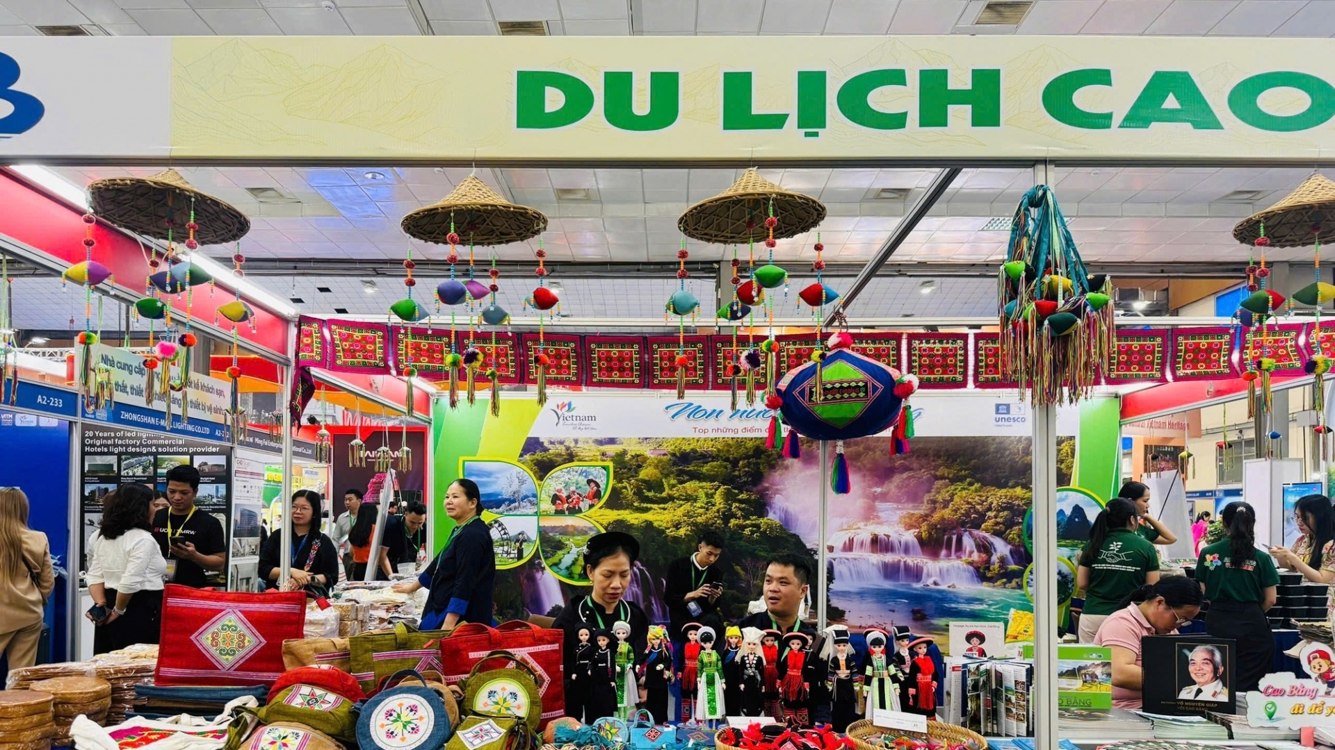 ການເຊື່ອມຕໍ່ການຄ້າ ລະຫວ່າງ ວິສາຫະກິດທ່ອງທ່ຽວ ຫວຽດນາມ ແລະ ສາກົນ