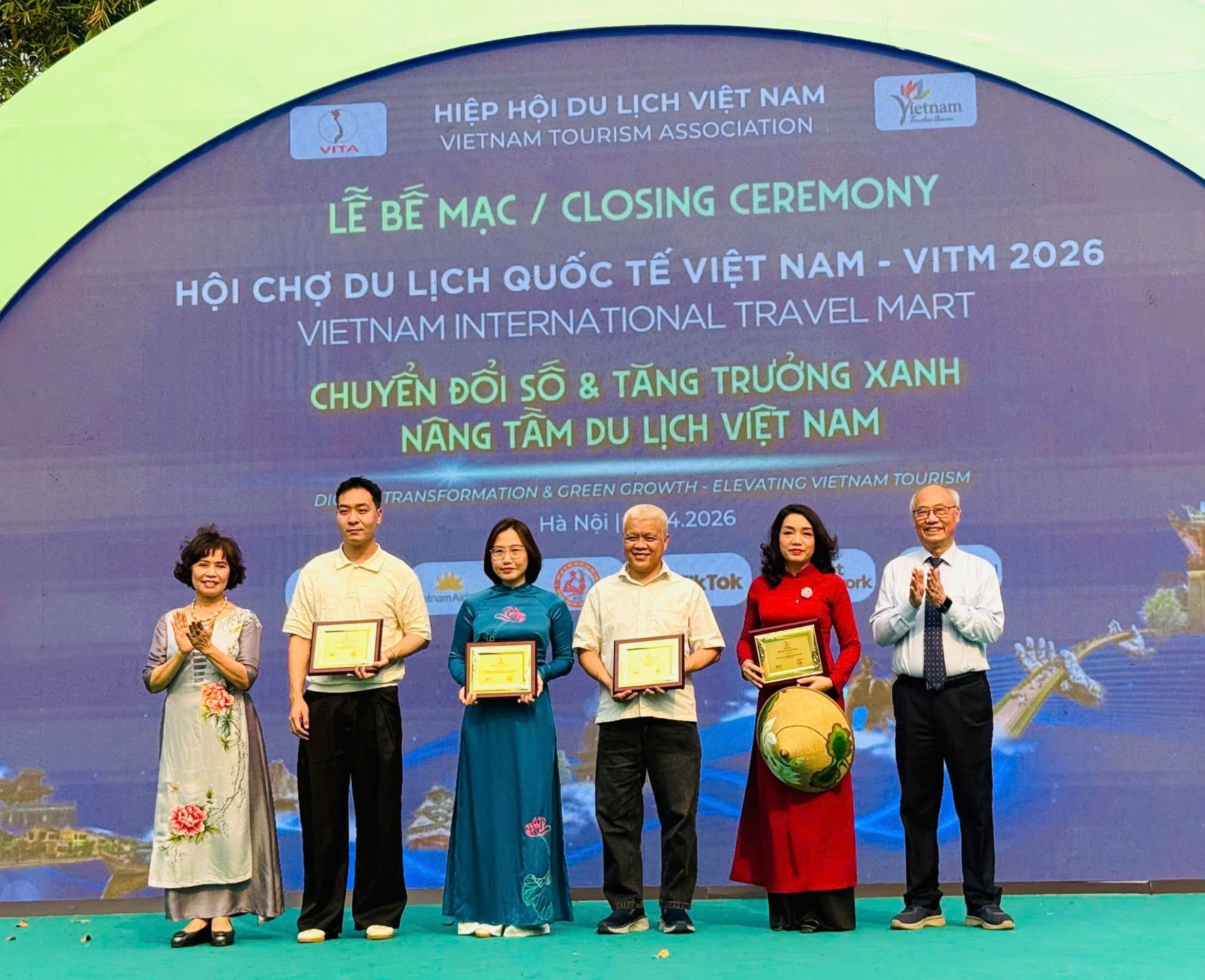 ມີນັກທ່ອງທ່ຽວຫຼາຍກວ່າ 90 ພັນເທື່ອຄົນ ມາທ່ຽວຊົມ ແລະ ທົດລອງປະສົບການຢູ່ VITM 2026 ມີນັກທ່ອງທ່ຽວຫຼາຍກວ່າ 90 ພັນເທື່ອຄົນ ມາທ່ຽວຊົມ ແລະ ທົດລອງປະສົບການຢູ່ VITM 2026